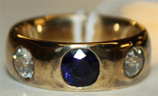 Diamond & sapphire ring